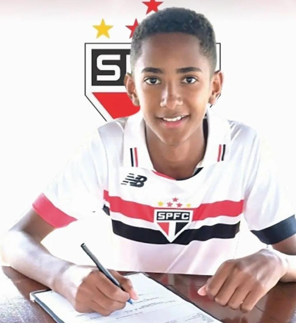 Estevão Luís assina por um ano com a base do São Paulo — Foto: Arquivo pessoal