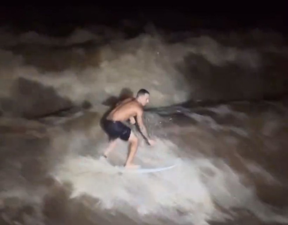 Italo Ferreira faz sessão noturna em famoso rio havaiano — Foto: Reprodução