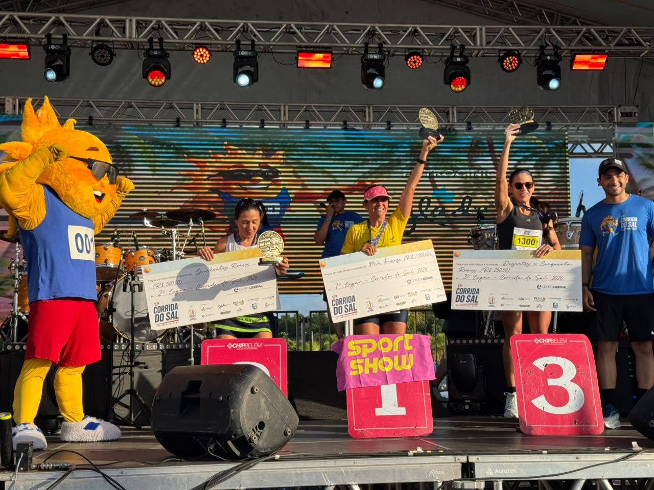 "Corrida do Sal" reúne atletas na Praia do Maçarico, em Salinópolis