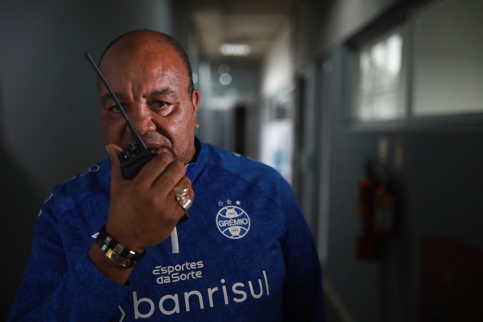 Fernandão, segurança do Grêmio — Foto: Renan Mattos/Agência RBS
