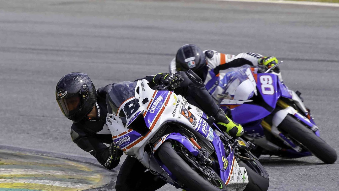 Eric Granado fatura pole do Superbike Brasil em Interlagos