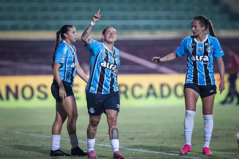 Yamila marcou o primeiro gol das Mosqueteiras — Foto: CAROLINE MOTTA/GRÊMIO FBPA