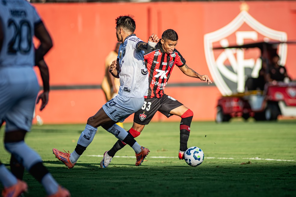 Imagem ilustrativa sobre Vitória x Botafogo: Onde assistir ao vivo, horário, escalações e arbitragem pelo