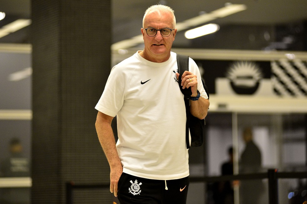 Técnico Dorival Júnior, do Corinthians, chega à Neo Química Arena para partida contra o Athletico-PR pela Copa do Brasil — Foto: Marcos Ribolli