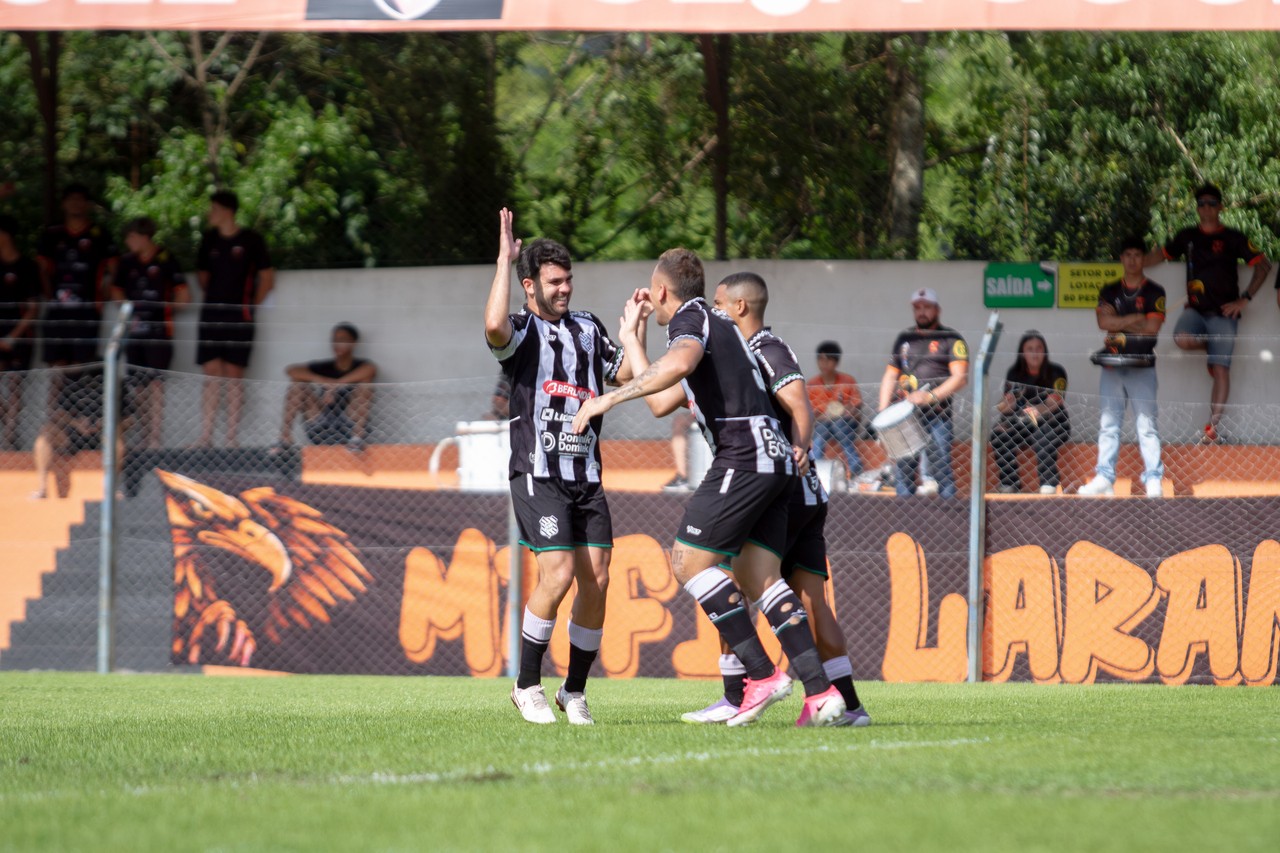 Figueirense ganha do Santa Catarina e é o vice-líder da Copa SC