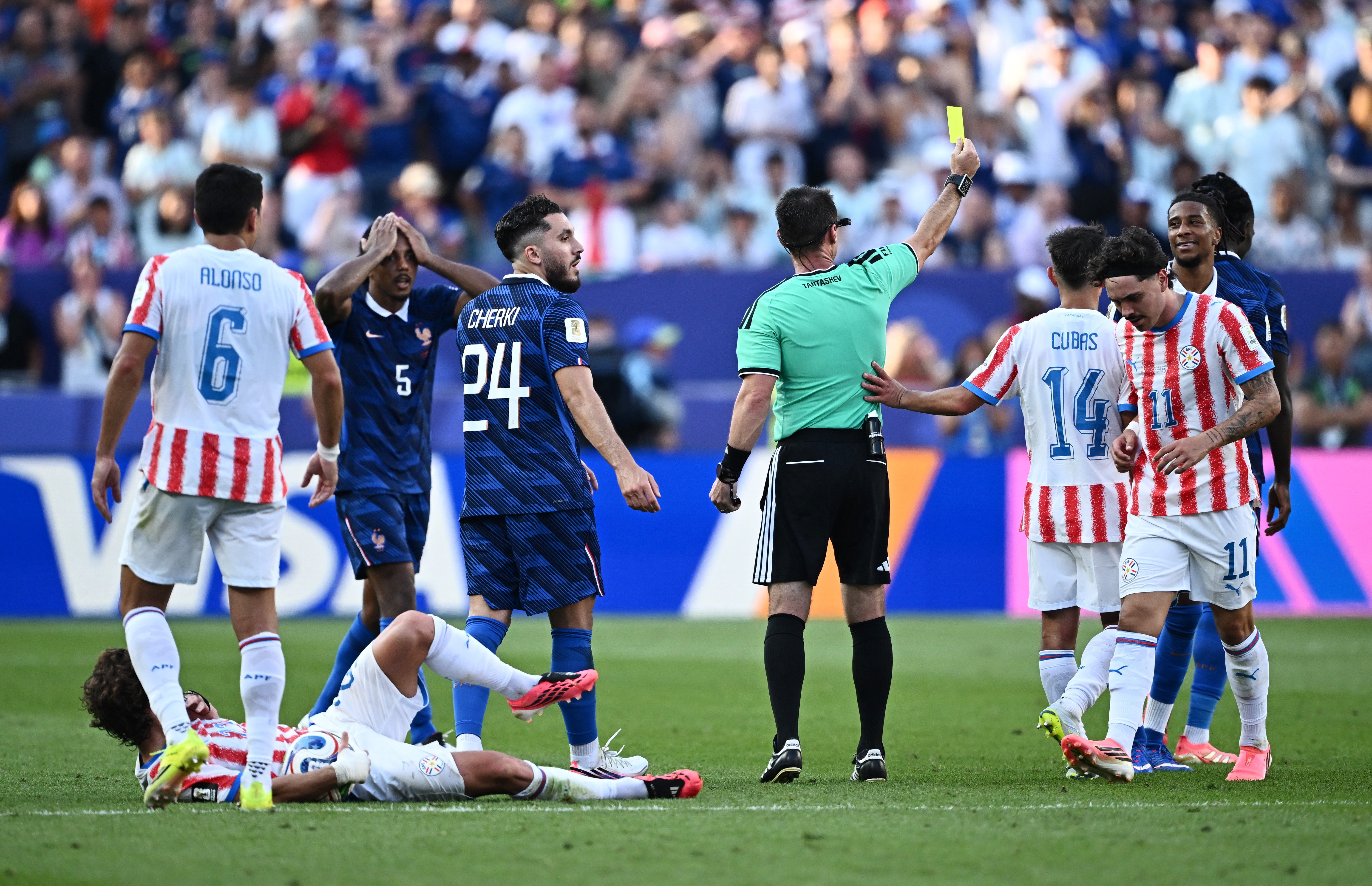 fran-a-pede-fifa-anula-o-do-cart-o-amarelo-que-olise-recebeu-contra