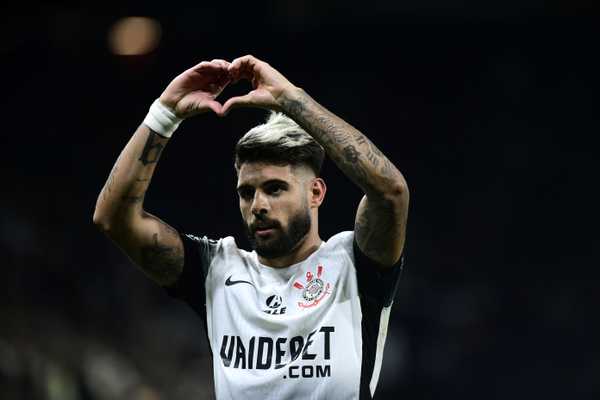 Comparação: Yuri Alberto, do Corinthians, com outros atacantes renomados.