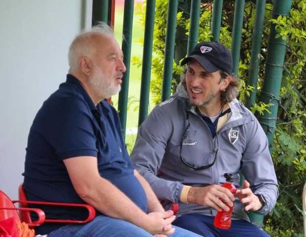 São Paulo estuda contratação temporária do lateral Cédric Soares, ex-Arsenal