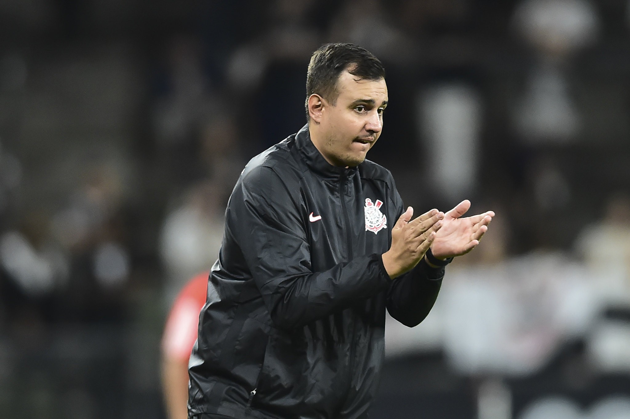 Corinthians Anuncia Demissão de Lucas Piccinato no Comando da Equipe Feminina