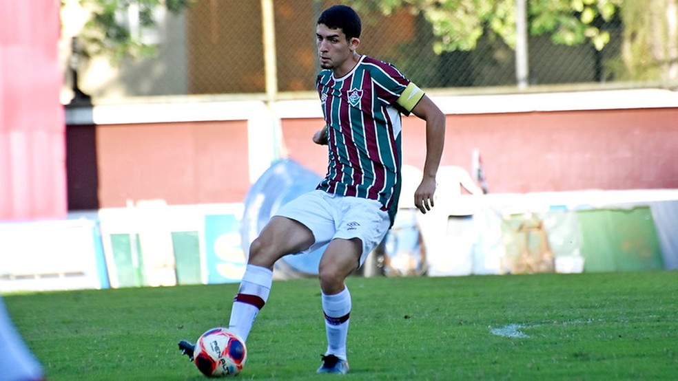 De volta ao sub-20 no Fluminense, zagueiro Davi Alves vira capitão e prega paciência até o profissional | fluminense | ge