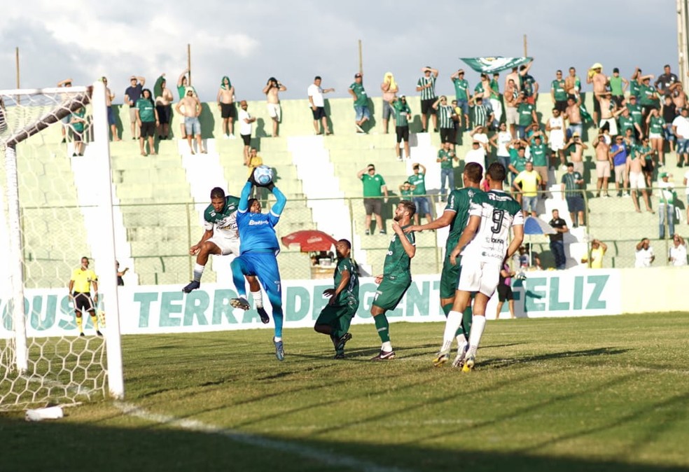 Sport vence jogo difícil contra o Sousa-PB e consegue segunda