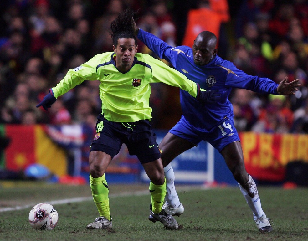 Ronaldinho e Makélélé, Barcelona x Chelsea — Foto: Mike Hewitt/Getty Images