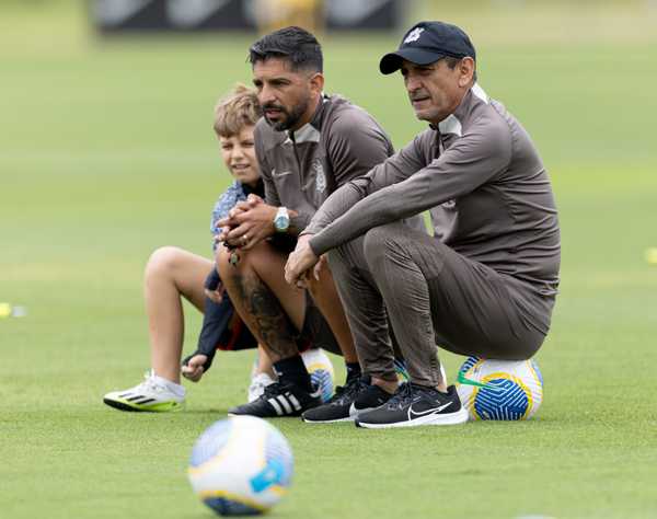 Escalação: Yuri e Félix Torres devem desfalcar o Corinthians contra o Vasco  | corinthians | ge