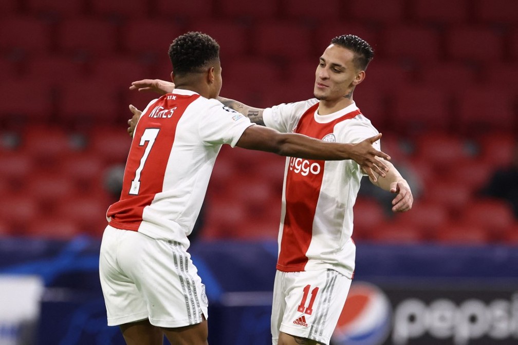 Liga dos Campeões: Antony comanda vitória do Ajax contra o Borussia