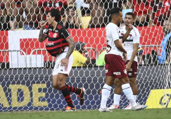 Pedro from Flamengo praises his wife who is pregnant with twins: “We are very happy” |  Flamingo