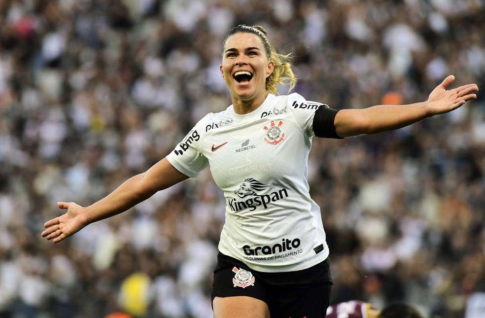 Tamires é um dos símbolos do sucesso do time feminino do Corinthians