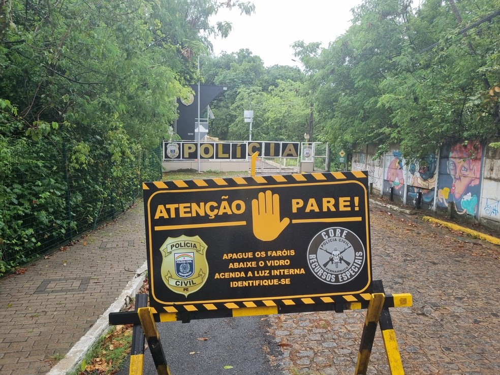 Sede da Delegacia de Polícia de Repressão à Intolerância Esportiva em Pernambuco — Foto: Daniel Leal