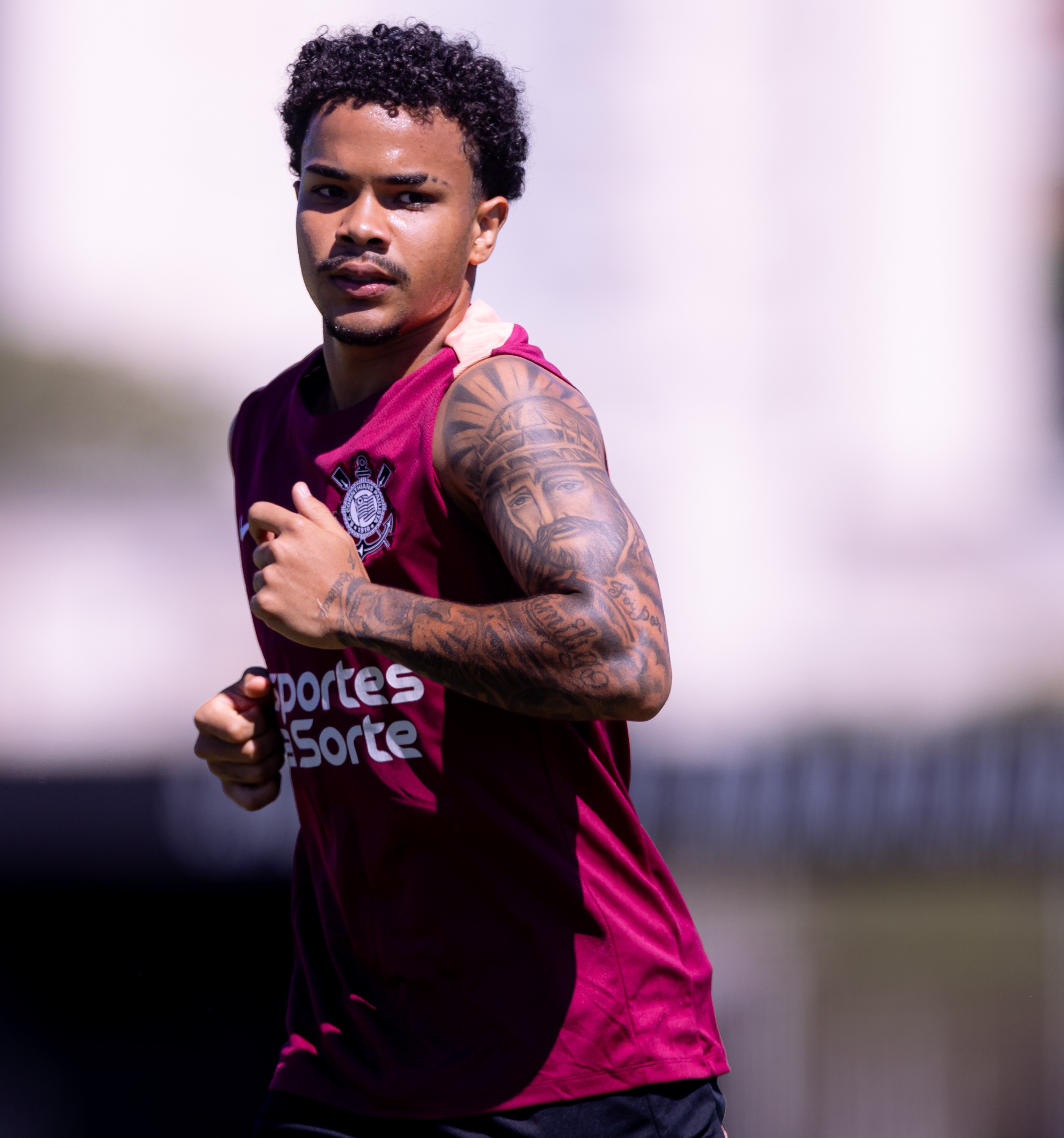 Kaio César sente desconforto na coxa e vira dúvida no Corinthians; veja os relacionados