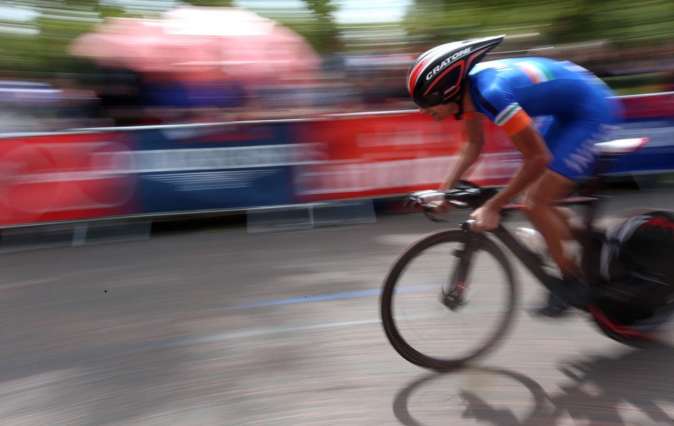 prova masculina de time trial (contra-relógio na rua) dos Jogos da Comunidade Britânica — Foto: Agência AP