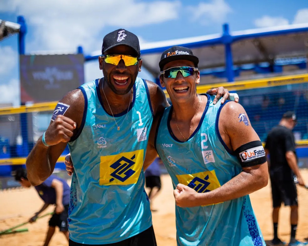 Evandro/Arthur venceram a 7ª etapa do Circuito Brasileiro de Vôlei de Praia — Foto: Célio Júnior / CBV