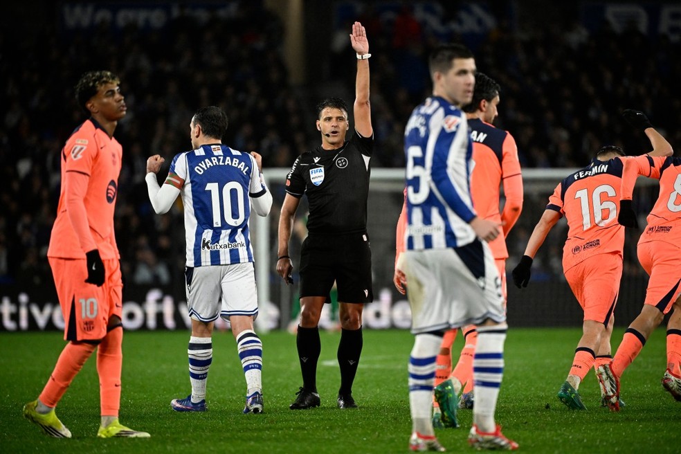 VAR em escanteios e contagem regressiva em laterais e tiros de meta: 