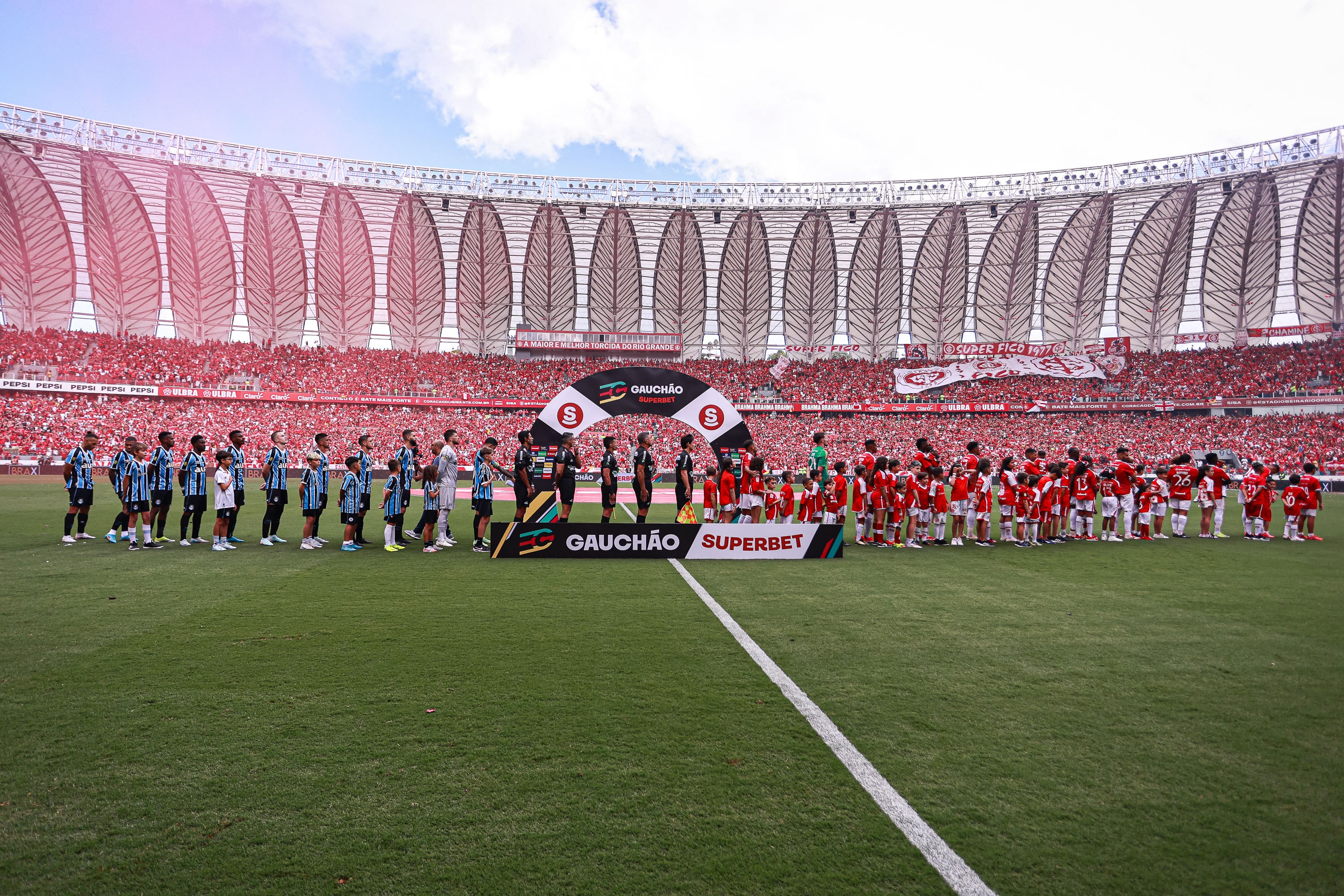Gre-Nal com rivais em crise contraria tradição do Dia do Gaúcho