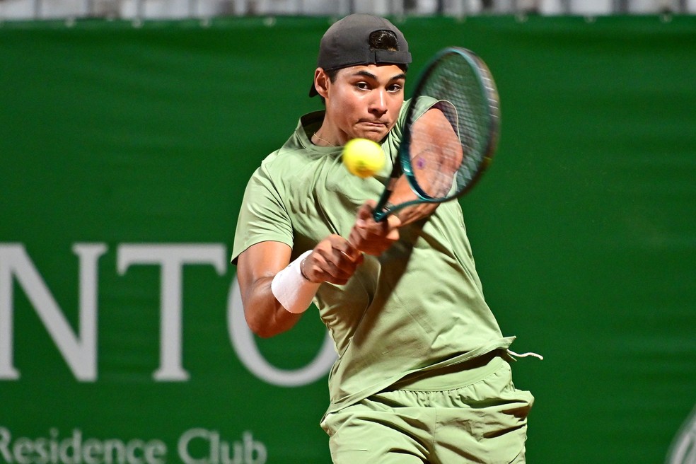 Guto Miguel recebe convite para o qualifying do Rio Open — Foto: João Pires/Fotojump