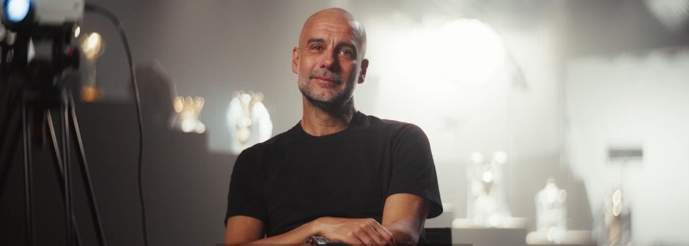 Guardiola se emociona e chora ao ouvir mensagens de torcedores do City; veja video