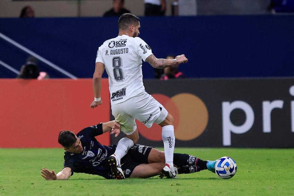 Renato Augusto diz que 'todos jogos são difíceis' e pede para Corinthians  encarar o Sport 'como uma final' - ISTOÉ Independente