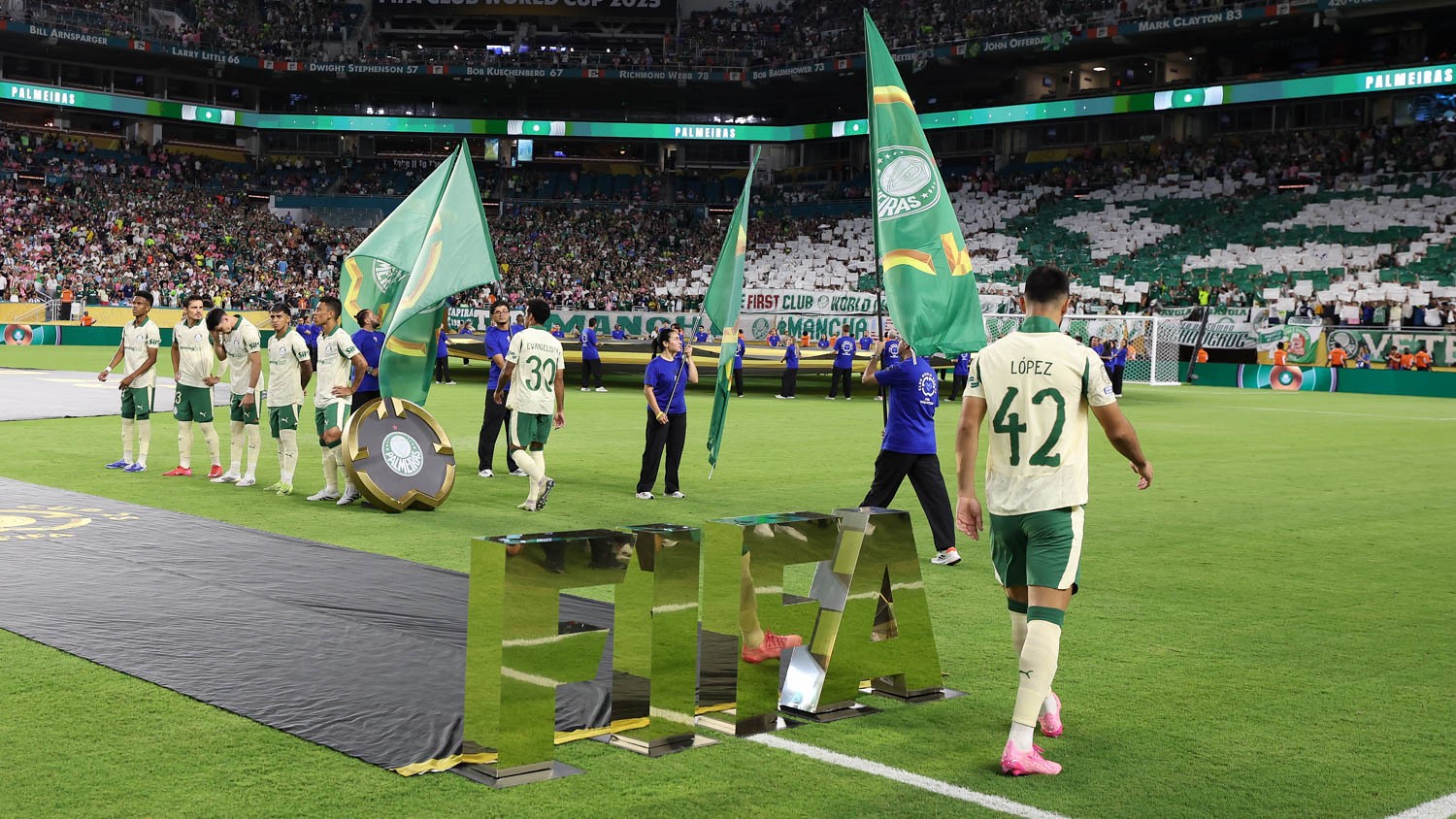 Palmeiras Destaca-se pela Torcida e Mental na Fase de Grupos da Libertadores.
