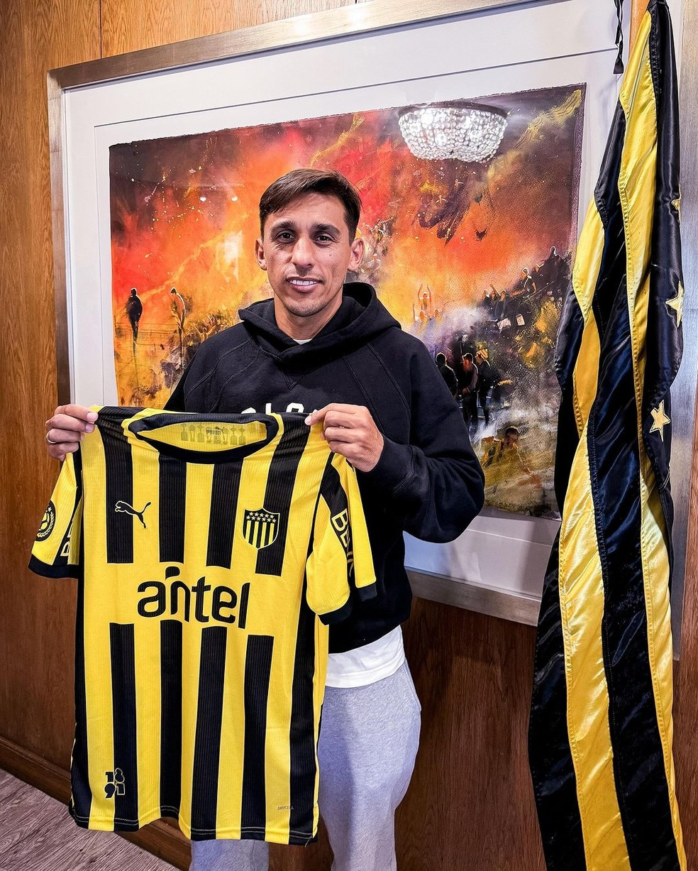 Damián Suárez é anunciado pelo Peñarol — Foto: Divulgação / Peñarol