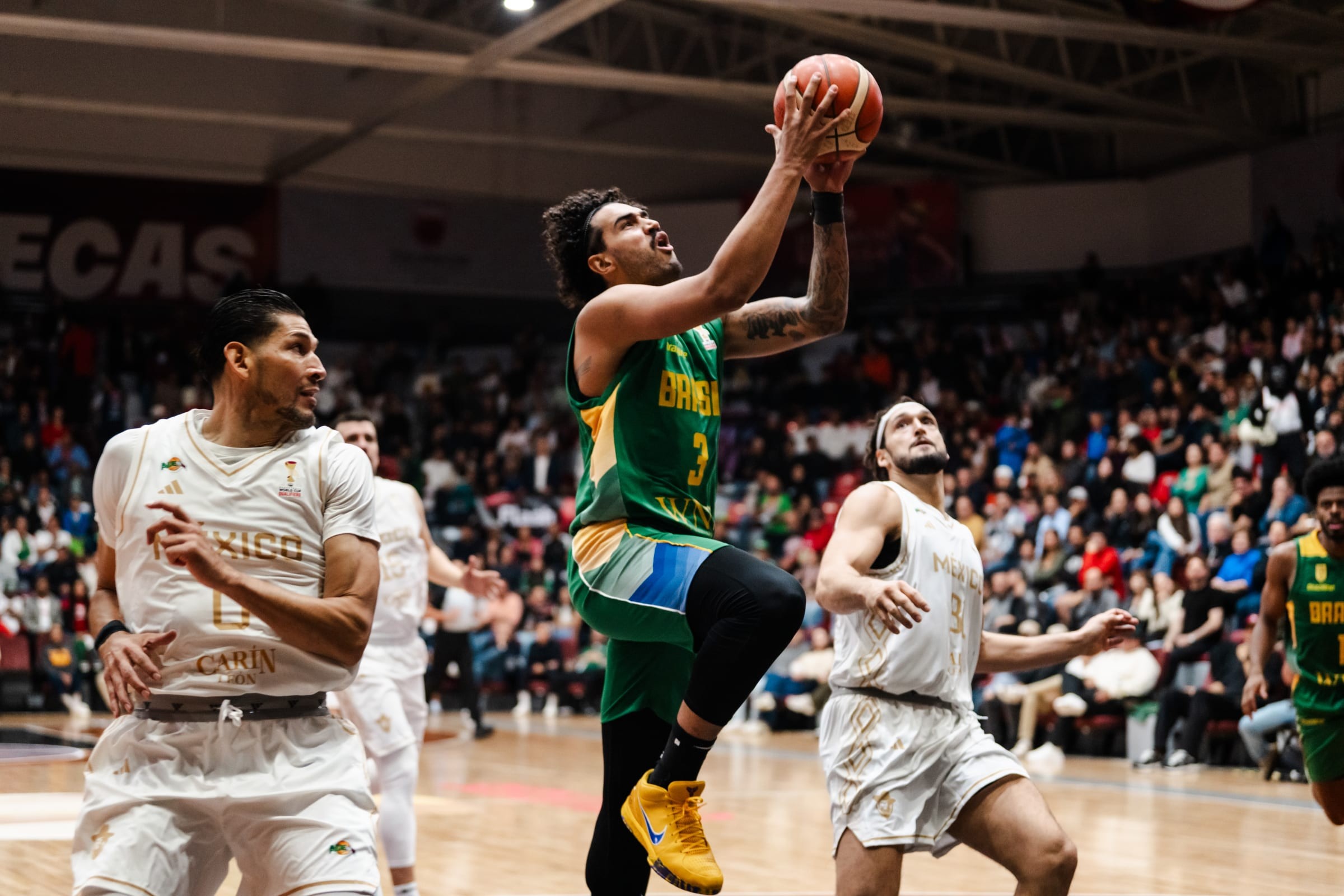 Seleção brasileira de basquete durante jogo contra México nas Eliminatórias da Copa do Mundo FIBA 2027