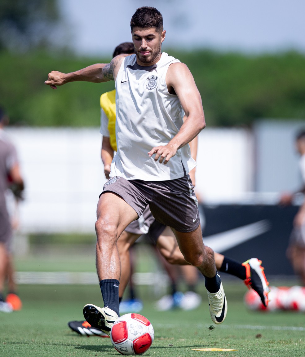 Pedro Raul em treino do Corinthians no CT Joaquim Grava — Foto: Rodrigo Coca/Agência Corinthians