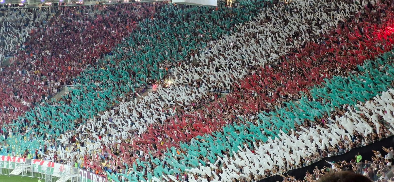 Torcida do Fluminense prepara festa como visitante para jogo da Libertadores; veja detalhes