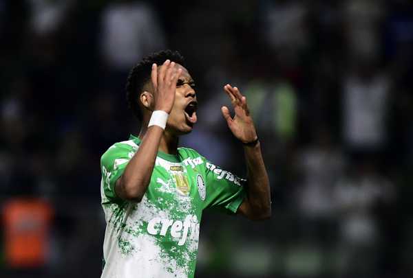 Estêvão, do Palmeiras, aprovado em exames médicos pelo Chelsea.