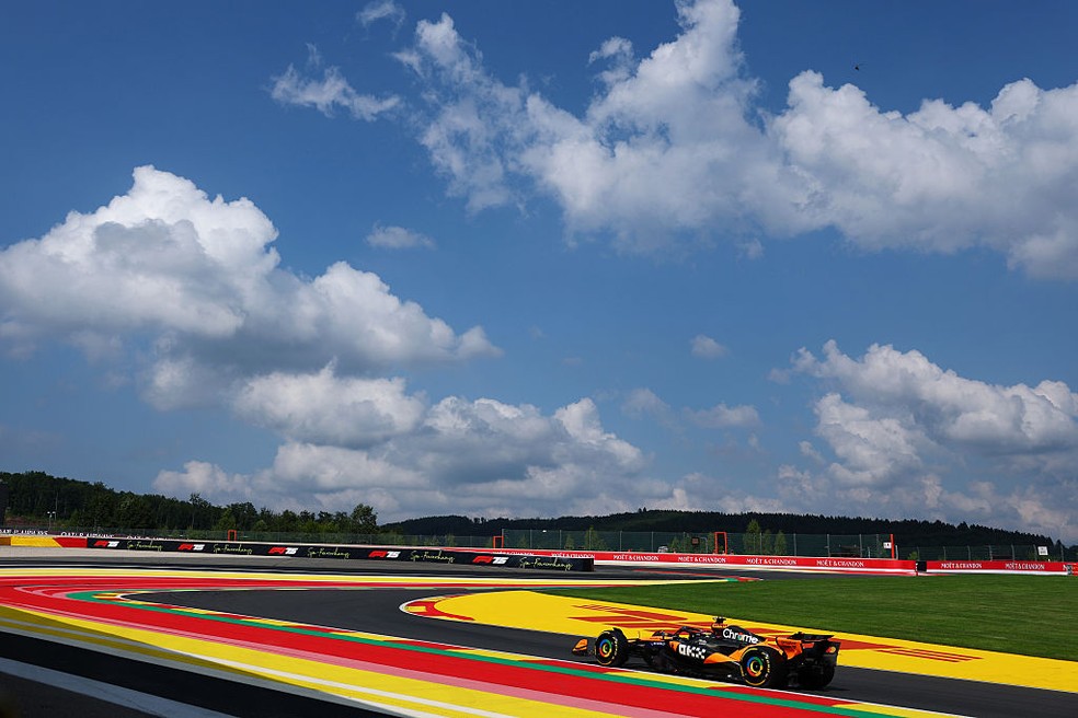 Oscar Piastri na classificação sprint para o GP da Bélgica de F1 2025 — Foto: Clive Rose - Formula 1/Formula 1 via Getty Images