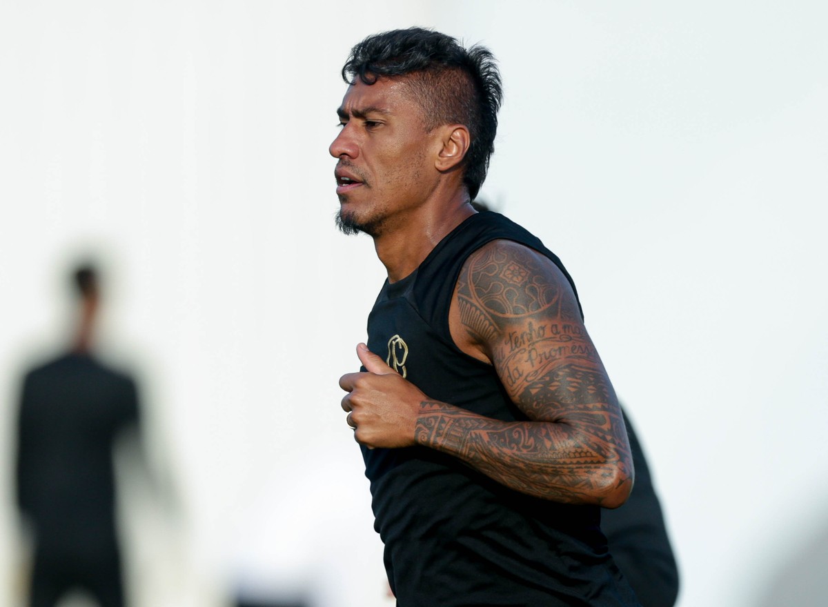 Corinthians oferece renovar contrato de Paulinho por mais seis meses