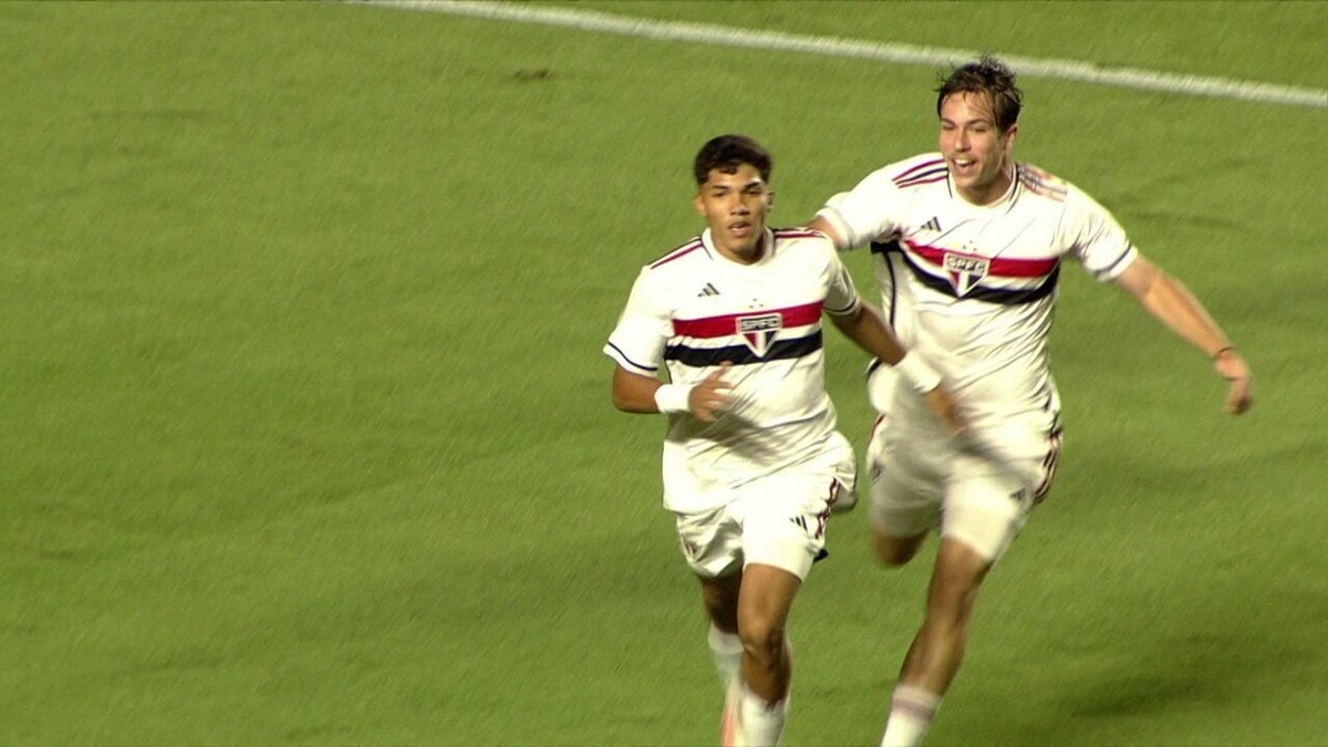The 17-year-old striker impresses Dorival and should get chances in the final stage of Sao Paulo |  Sao Paulo