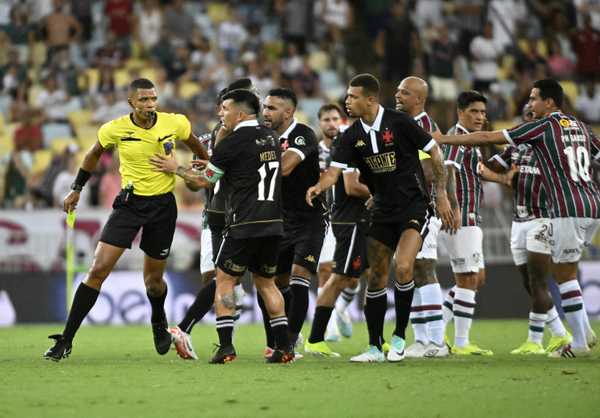 Vasco se queja de tiros penales y gol anulado ante Fluminense;  Ver ofertas |  Vasco