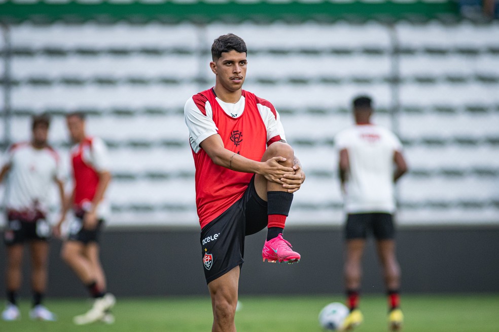 Felipe Cardoso: de destaque do Baiano a fora da rotação do Vitória — Foto: Victor Ferreira / EC Vitória