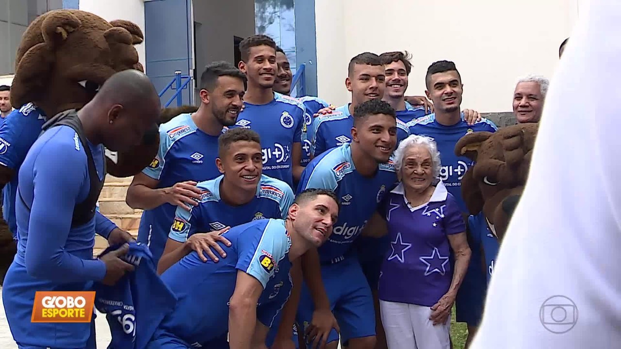 Cruzeiro lamenta falecimento de torcedora centenária, nascida antes da fundação do clube.