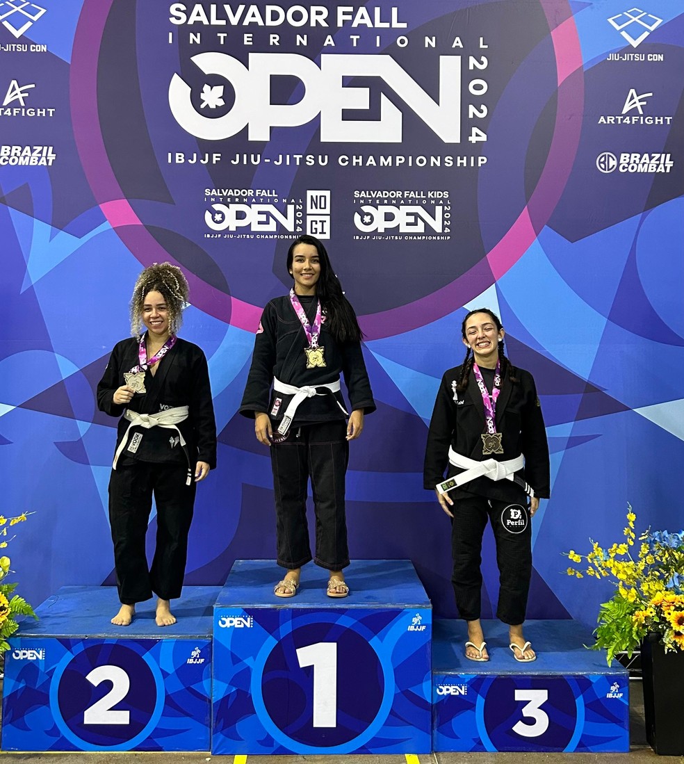 Laura Fontenele, campeã no peso pluma do  Salvador Fall International Open — Foto: Arquivo pessoal/Sávio Gomes