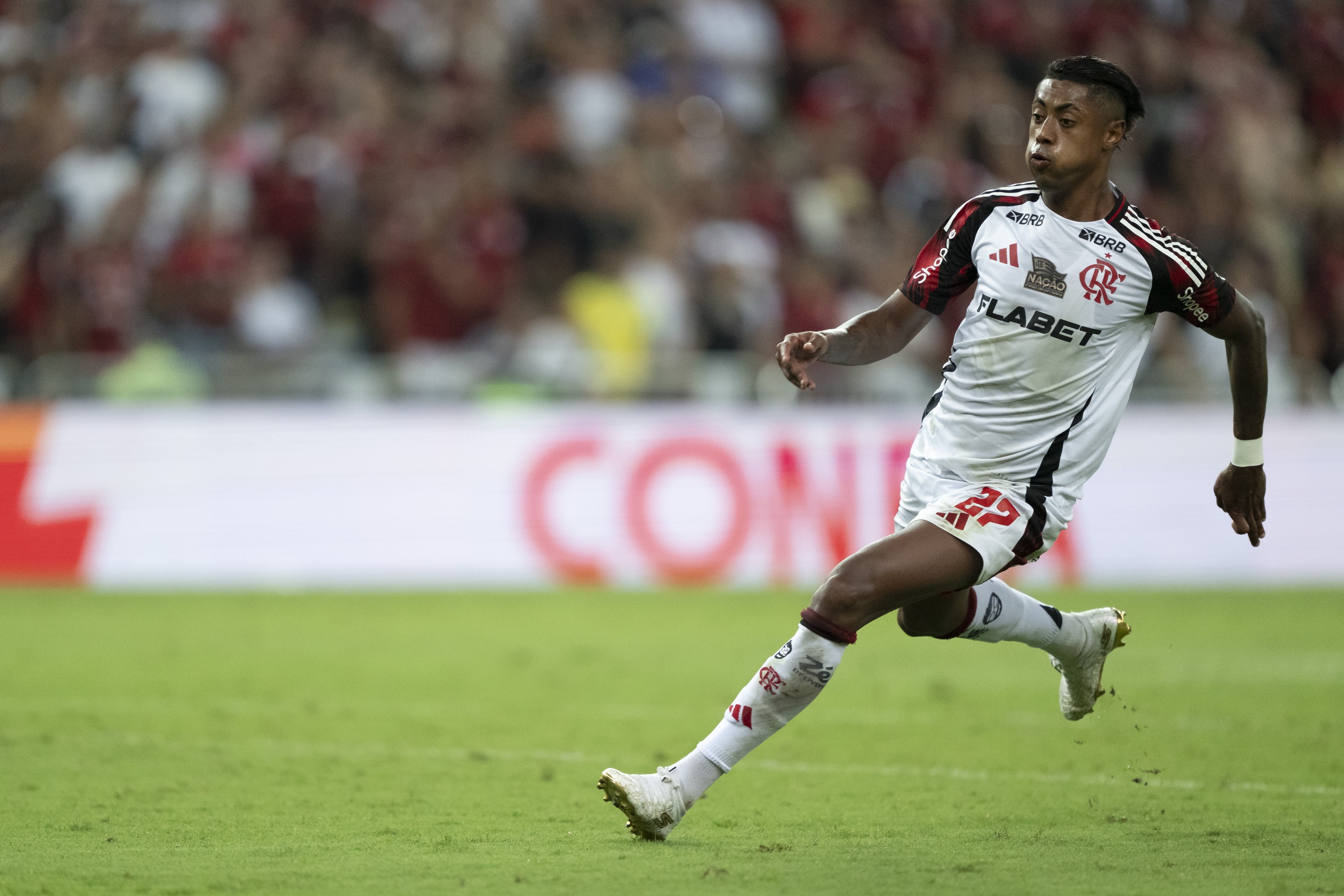 Pedido de Arquivamento de Investigação Policial sobre Atacante do Flamengo.