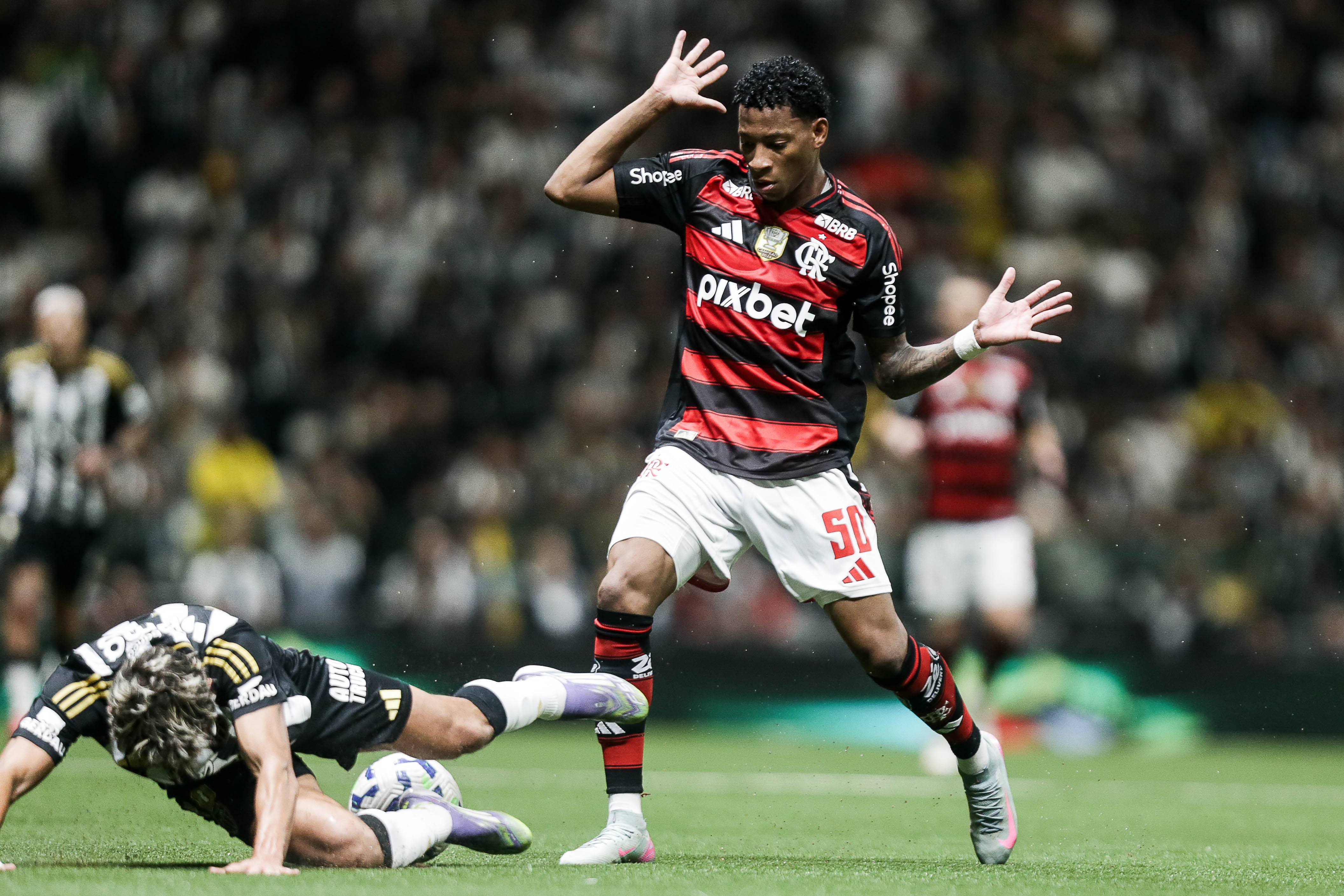 Filipe Luís destrava jogo importante do Flamengo, mas escolhas cruciais pesam para eliminação