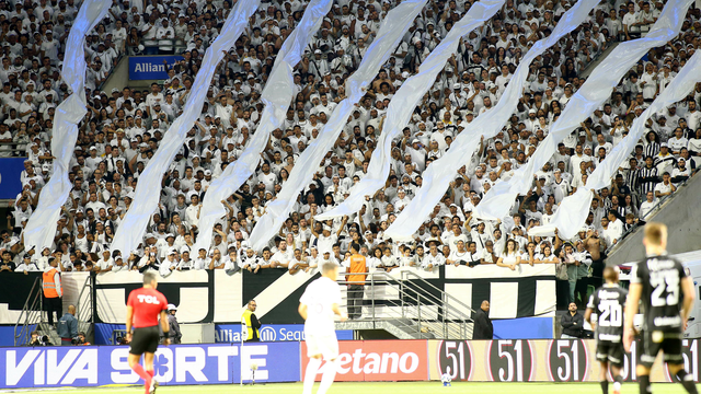 Torcida do Santos no Allianz Parque em jogo contra o Ceará