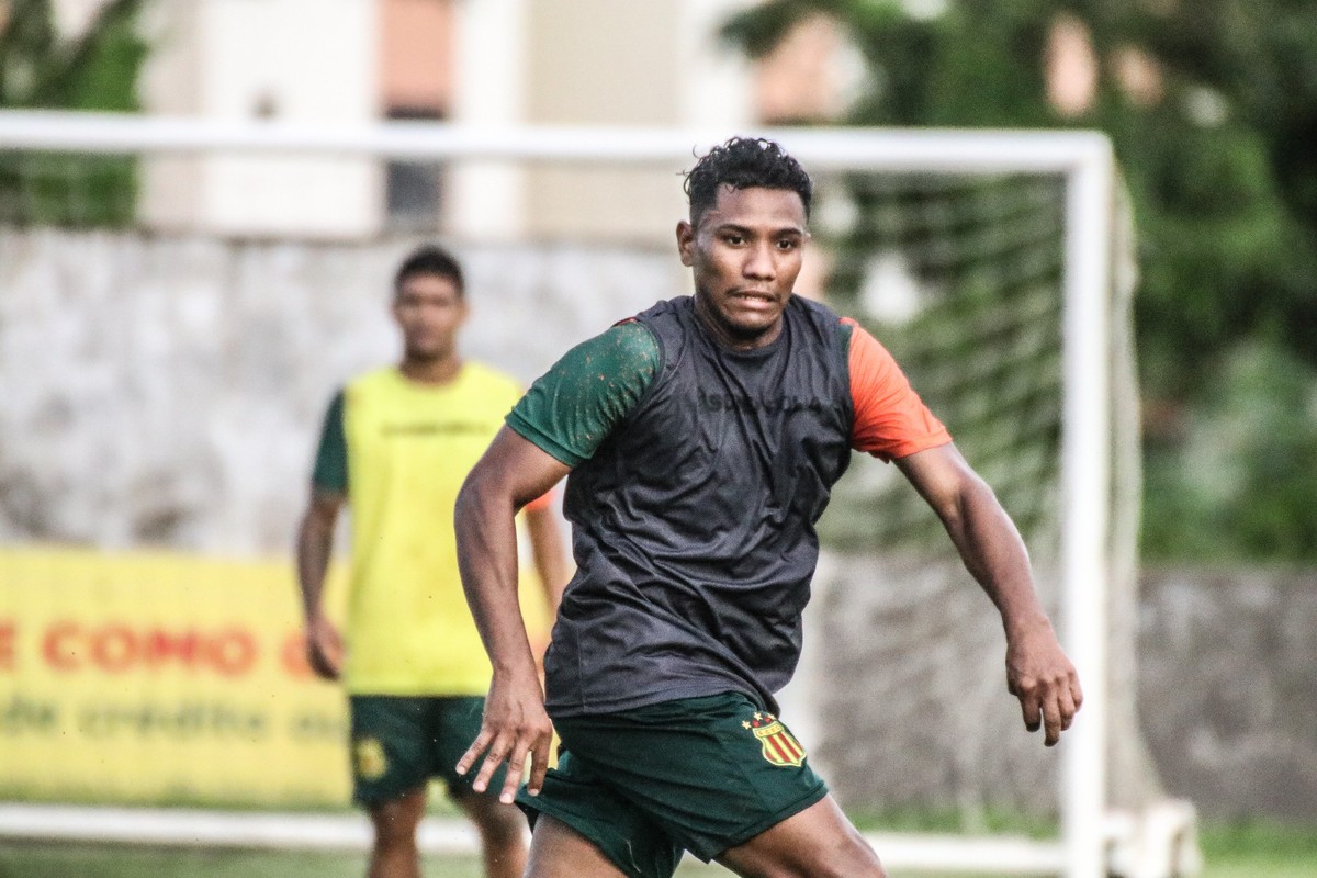 Sampaio terá pelo menos duas alterações para jogo deste sábado contra o