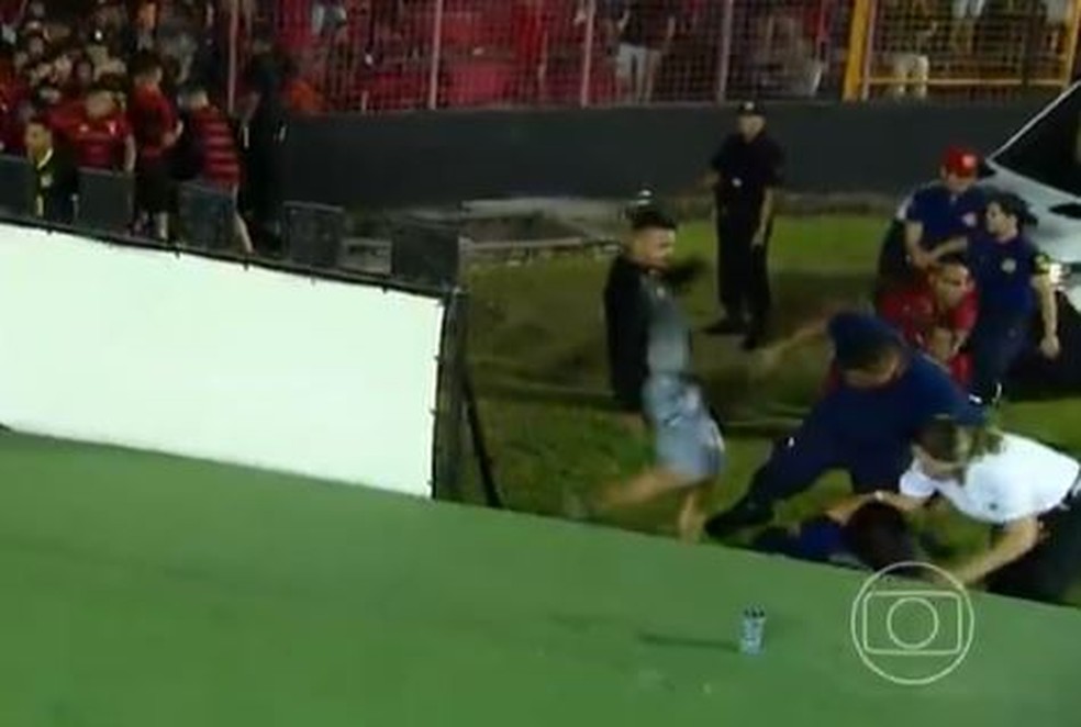 Série B: Sport e Vasco empatam em duelo com invasão de torcedores