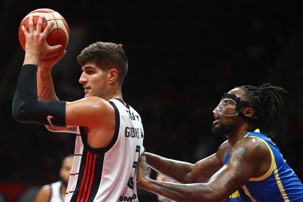 São José Basketball cresce no segundo tempo e vence na Fase de