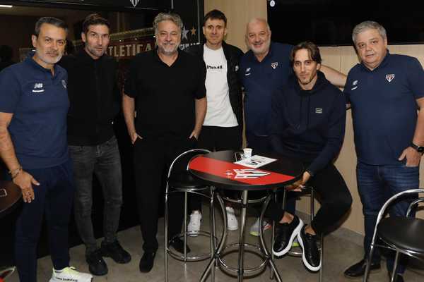 Zubeldía chega atrasado, assiste vitória tranquila do São Paulo e se prepara para estreia