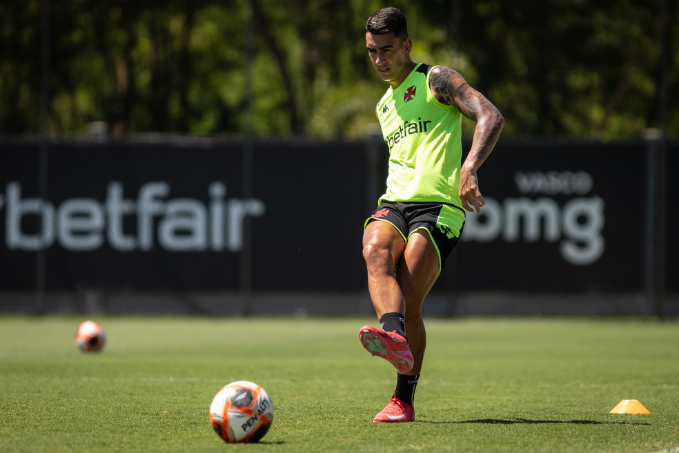 Puma Rodrguez em treino no Vasco  Foto: Dikran Sahagian/Vasco